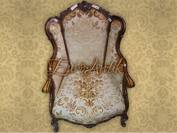 Royal stilska fotelja