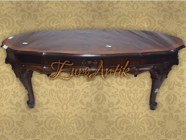 Ovalni stilski sto
