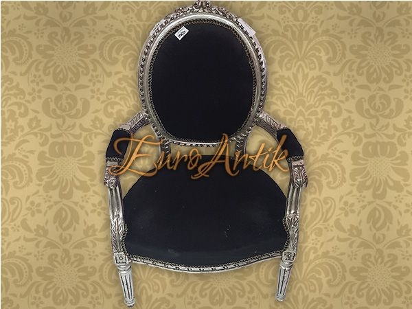 Srebrna stilska stolica crni mebl
